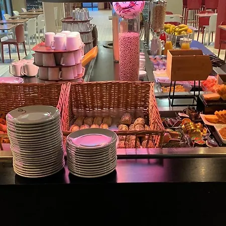 Hotel Campanile Bordeaux Ouest - Aéroport 3*
