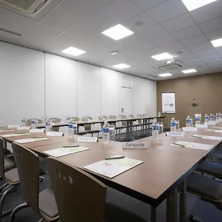 Hotel Campanile Bordeaux Ouest - Aéroport 3*