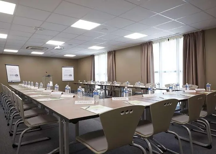 Campanile Bordeaux Ouest - Aeroport מלון 3*