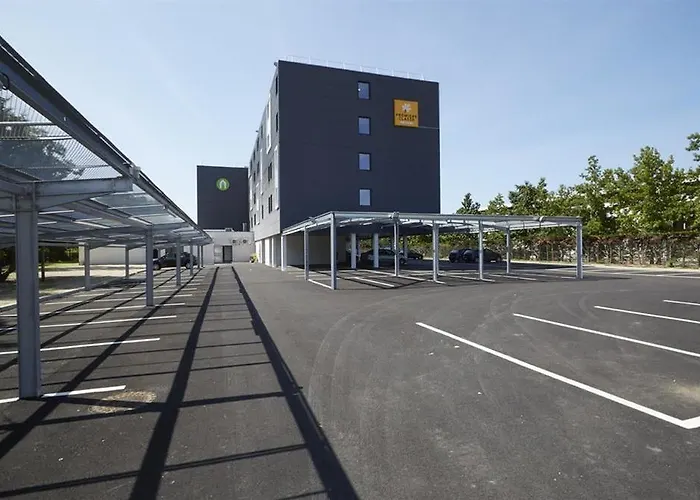 מלון Campanile Bordeaux Ouest - Aeroport 3*