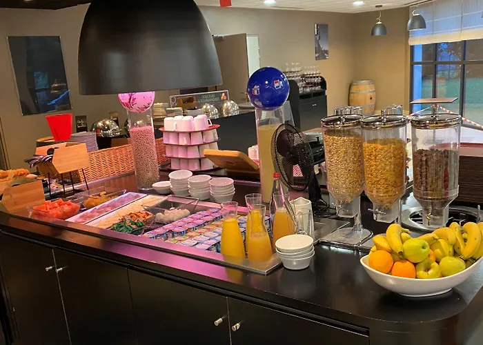 מלון Campanile Bordeaux Ouest - Aeroport 3*