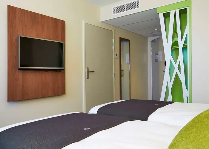 Campanile Bordeaux Ouest - Aeroport מלון 3*