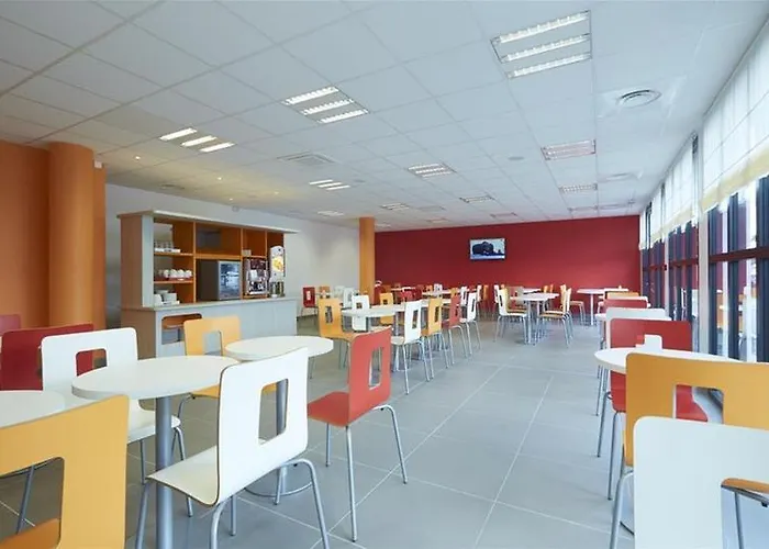 Campanile Bordeaux Ouest - Aeroport מלון