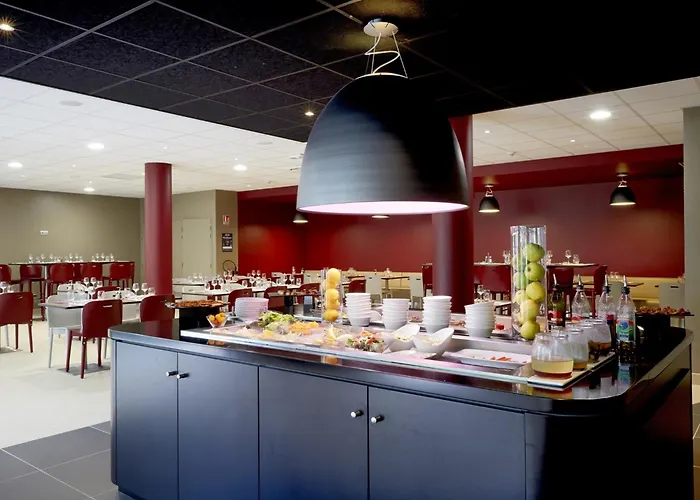 Campanile Bordeaux Ouest - Aeroport מלון